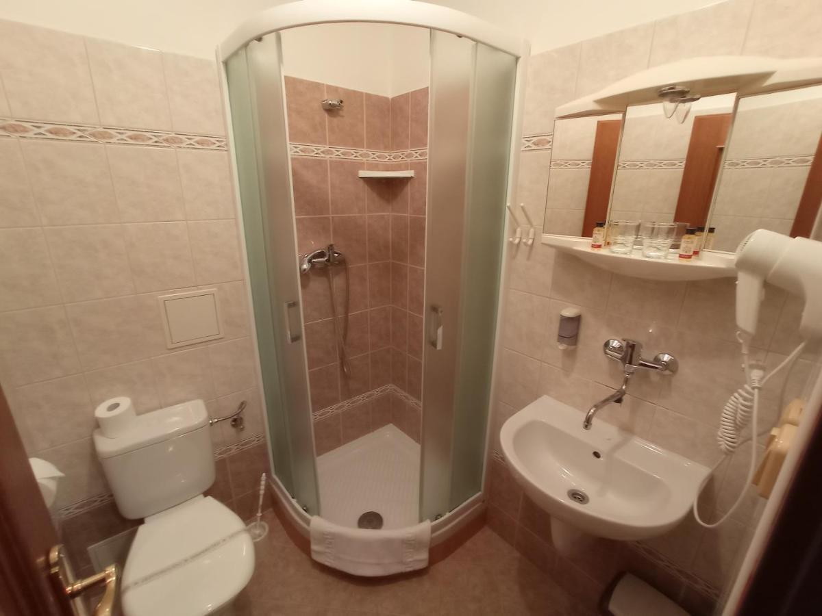 Ranc Kostelany Hotel Kromeriz Ngoại thất bức ảnh
